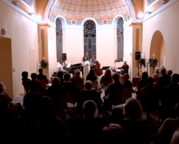 Kapela La Boujeau rozezvučela klášterní kapli šansonem i swingem