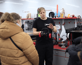 Na dnu otevřených dveří mohli návštěvníci vidět i budoucí dílny