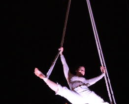 Nad Masarykovým náměstím se vznášeli andělé