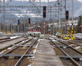 Výluka na trati Vsetín – Horní Lideč – Střelná potrvá téměř rok. Dopravu zajistí autobusy