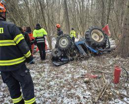 Dva vážné úrazy v lesích ve Zlínském kraji: Zasahovaly dva vrtulníky, jeden člověk nepřežil