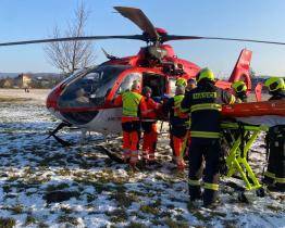 Muž v Otrokovicích utrpěl vážné popáleniny, když chtěl vyhodit hořící matraci z okna