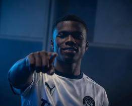 Slovácko odletělo na soustředění s posilou ze Slavie, s Medvedem trenér nepočítá 