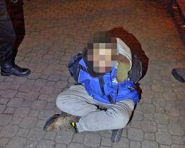 Incident v trolejbusu ve Zlíně: Drogově závislý mladík vyhrožoval cestujícím, že je pobodá injekčními jehlami