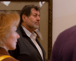 Komentovanou prohlídku v Galerii Joži Uprky navštívil herec Zdeněk Junák