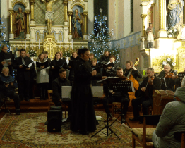 Zpěv sboru rozezněl kostel a podpořil jeho opravu