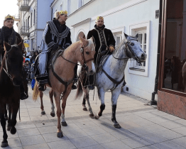 Tříkrálová sbírka začala v Hodoníně průvodem centrem města