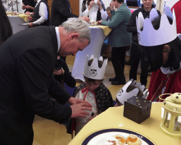 Jiří Pavlica obohatil písněmi Tříkrálovou snídani v budově Senátu