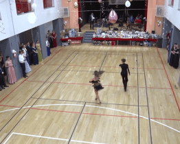 Na obecním plese v Lužicích zahrála místní rodačka s kapelou