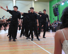 20. výroční školní ples přinesl netradiční předtančení