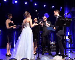 Ples SŠPHZ nabídl Zimní pohádku