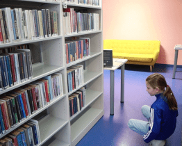 Děti si v knihovně zahrály únikovku a vytvořily japonské divadélko