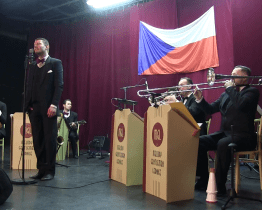 Prvorepublikový ples provázely hity Oldřicha Nového i Slzy Adiny Mandlové