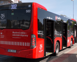 Poulička slouží lidem už rok