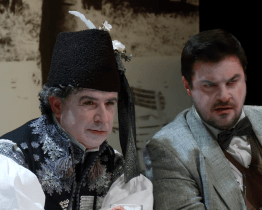 Slovácké divadlo uvedlo světovou premiéru historické grotesky Slovácké jaro