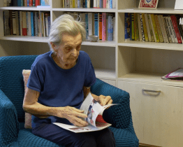 O stáří nahlas přináší pomoc i odpovědi