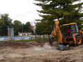 Na městském koupališti začala demolice