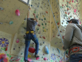 Horolezci se představili veřejnosti na lezecké stěně