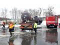 Nehoda cisterny převážející nebezpečnou látku zaměstnala hasiče na celý den
