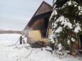 V Rožnově hořel obydlený hospodářský objekt. Po nadýchání zplodin skončil jeden člověk v nemocnici