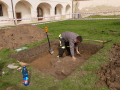 Na zahradě Panského domu pracují archeologové